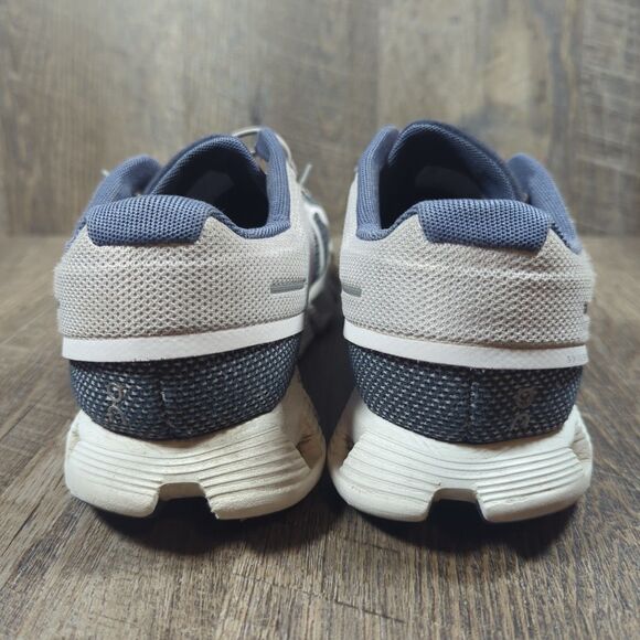 On Running Athletic Shoes in Black and Gray - Picture 6 of 12